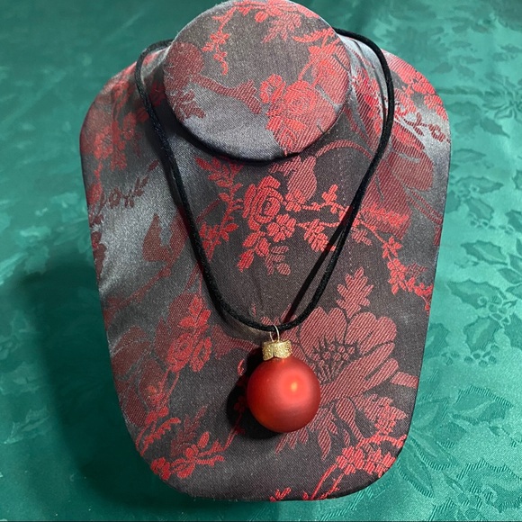 🎄 New Christmas Bulb Earrings & Necklace Set - Picture 4 of 7